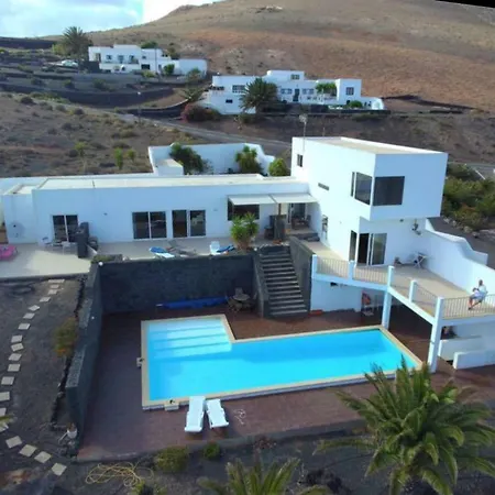 Luxury Studio, Sea View, Pool